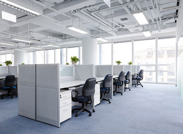 Thảm lót sàn văn phòng giúp việc di chuyển trở nên an toàn hơn