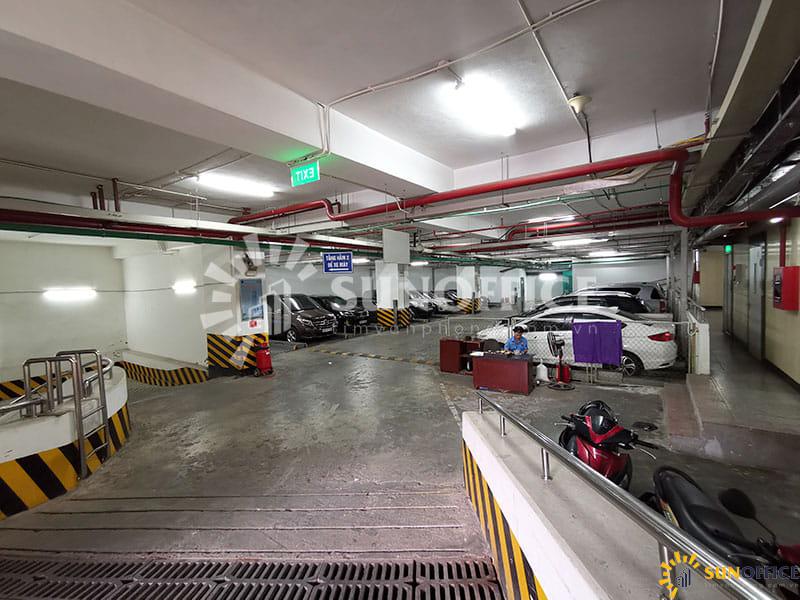 Khu vực để xe dưới hầm tòa nhà văn phòng cho thuê PV Oil Tower