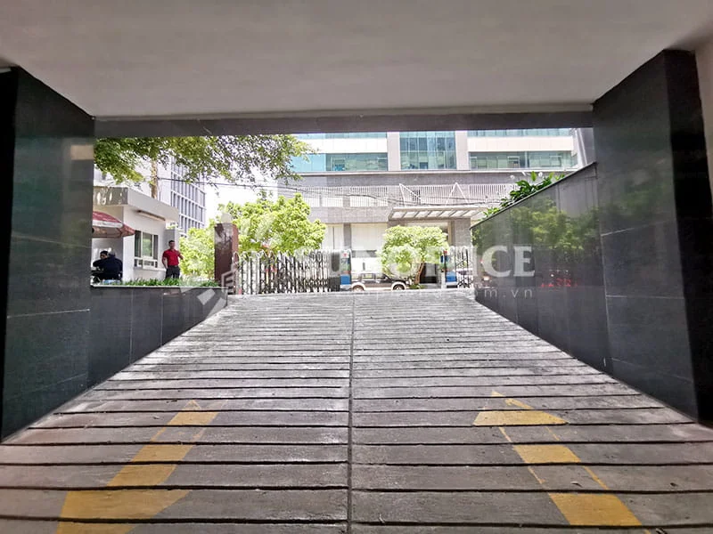 3A Building 6 Lối vào hầm để xe ô tô tòa nhà 3A Building Duy Tân