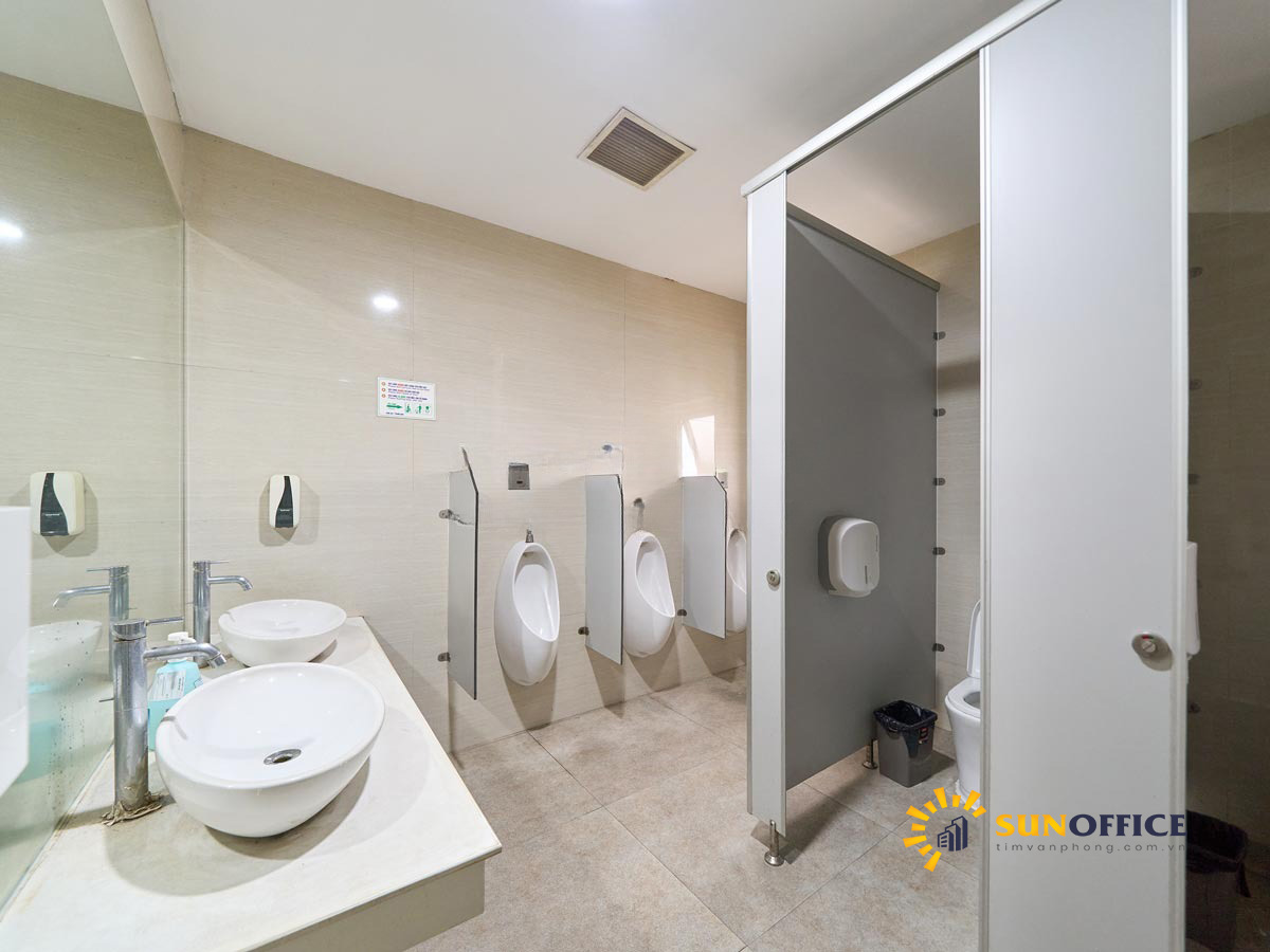 WC tòa nhà Trung Tín