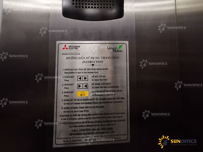 Hệ thống thang máy được sử dụng trong tòa nhà là Mitsubishi Electric