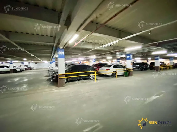 Hầm gửi xe bên trong tòa nhà Thiên Sơn Plaza
