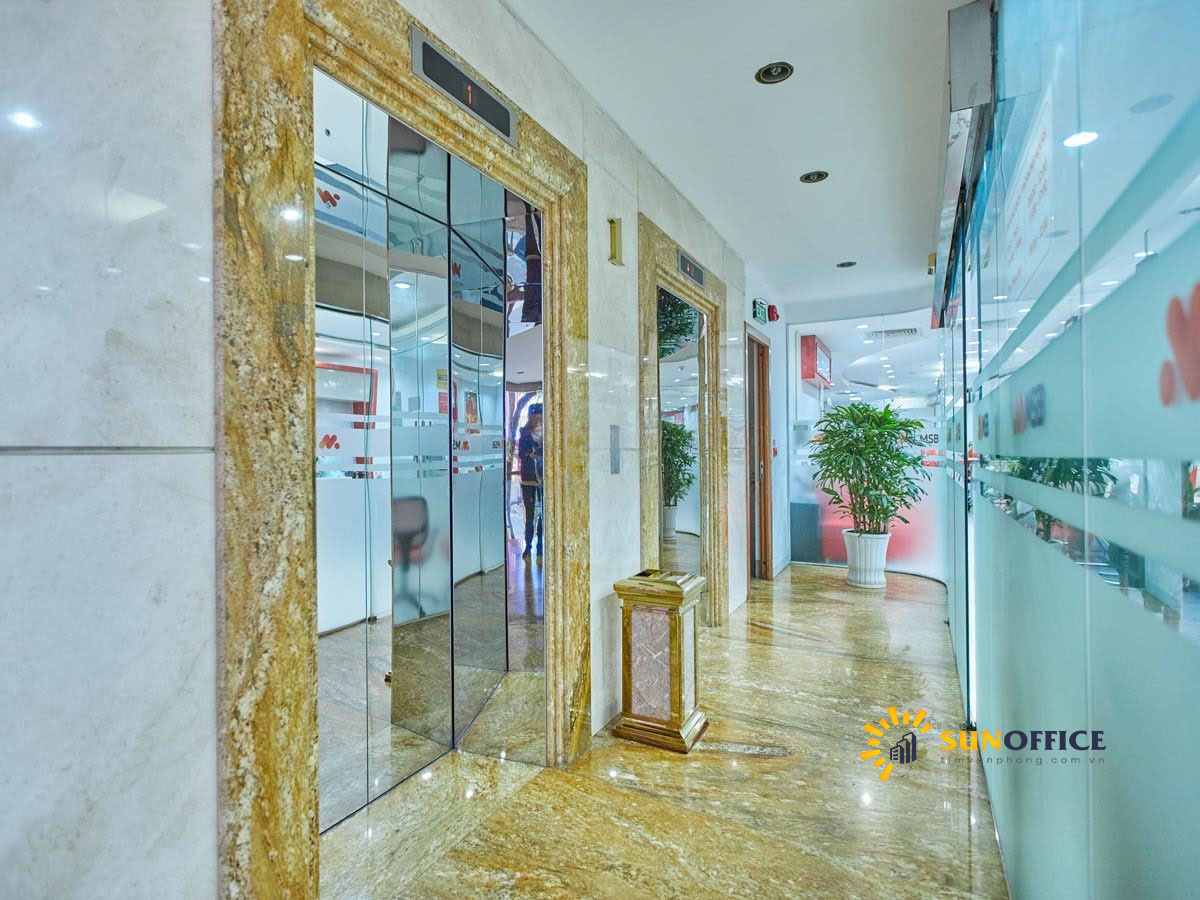 Sảnh thang máy Quý Hạnh Building