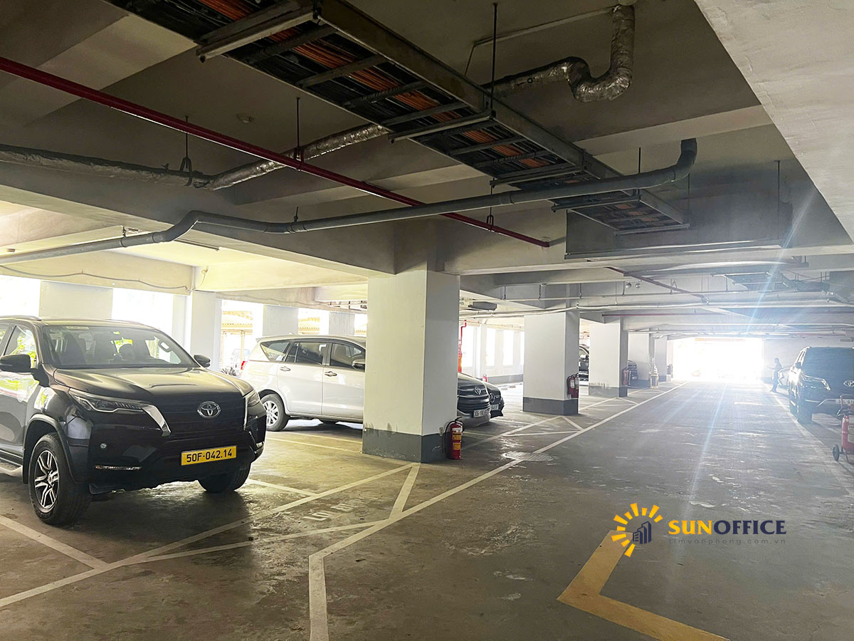 Hầm đỗ gửi xe tòa nhà văn phòng cho thuê V Tower