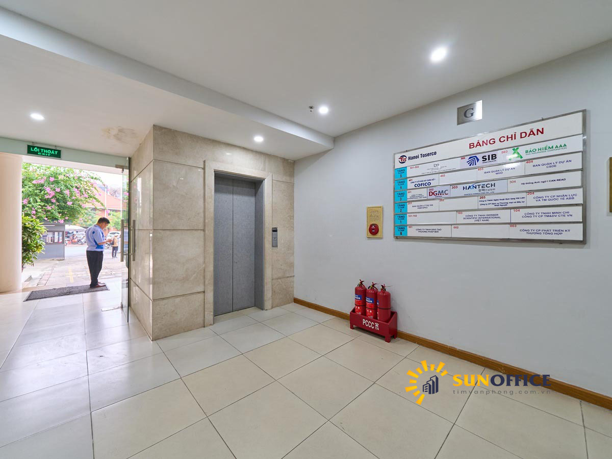 Thang máy tòa nhà Vạn Phúc Building
