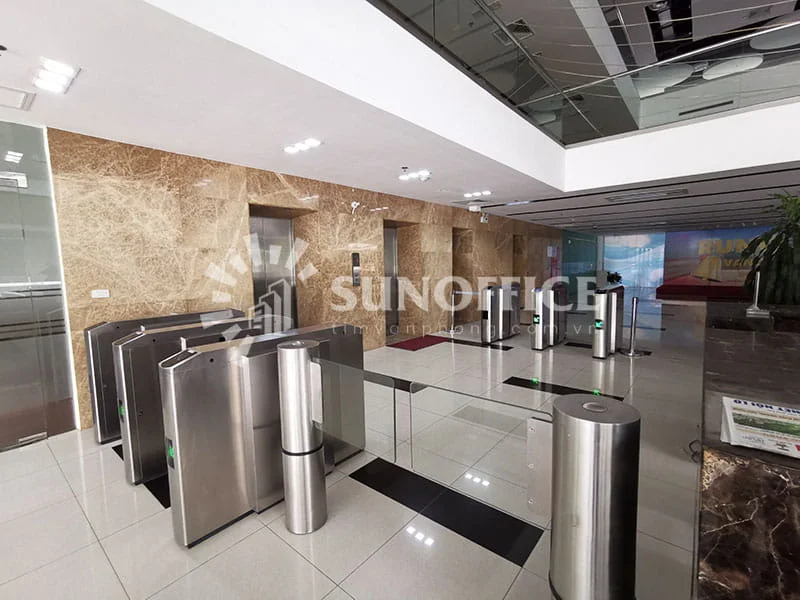Elcom Building 4 Lối vào khu văn phòng Elcom Duy Tân phải quẹt thẻ