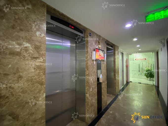 Vĩnh Xuân Building 3 Thang máy rộng đáp ửng đủ nhu cầu đi lại trong tòa Vĩnh Xuân Building
