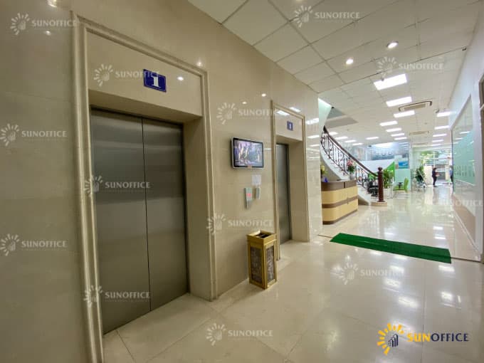 Tòa nhà văn phòng Nam Long với hệ thống 2 thang máy đáp ứng đủ nhu cầu đi lại