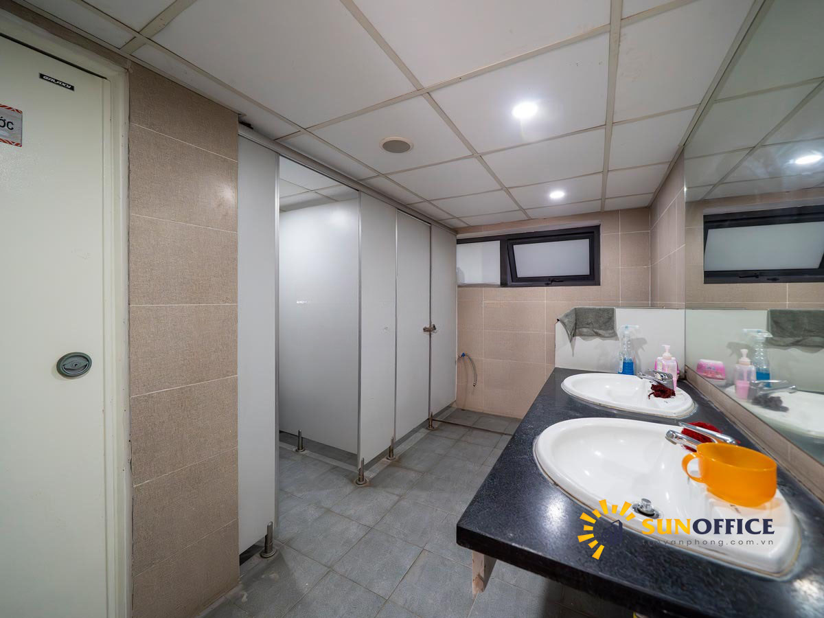 Nhà vệ sinh tòa nhà Ba Đình Office