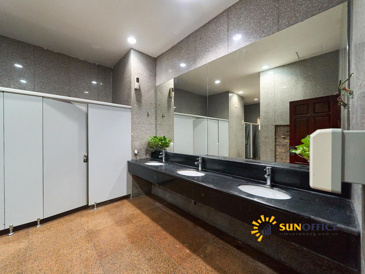 Nhà vệ sinh Kinh Đô Lò Đúc