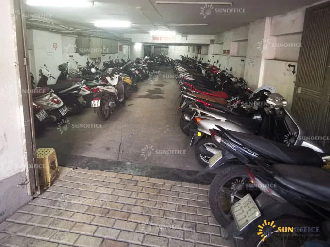 Hầm dành cho xe máy tại văn phòng tòa nhà 152 Phó Đức Chính