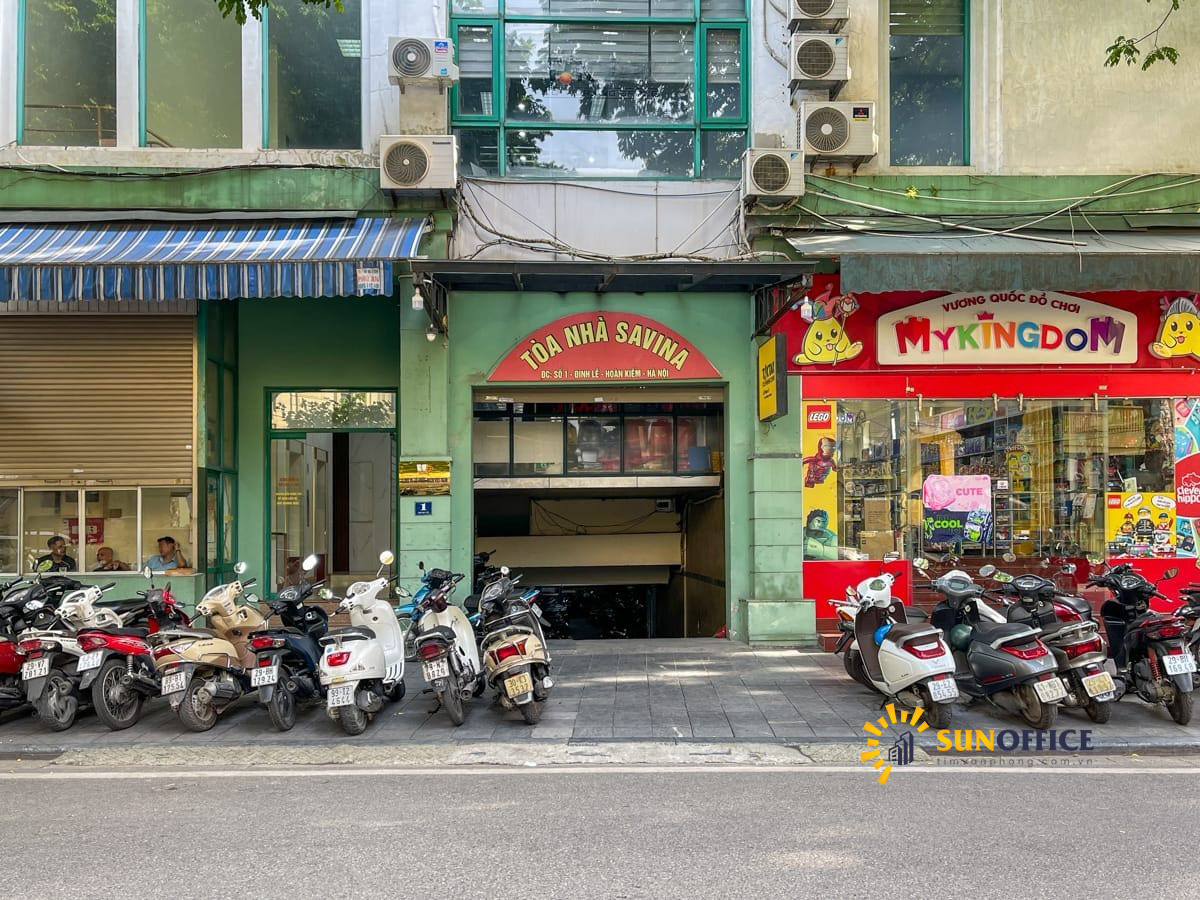 Lối vào sảnh văn phòng tòa nhà Savina Building