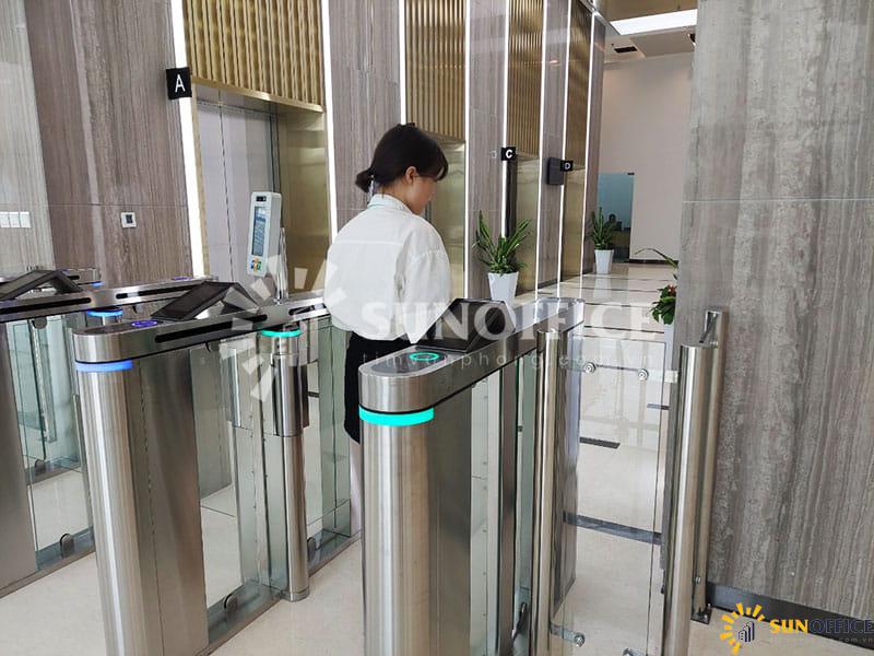 FPT Tower 4 Khu vực an ninh đi vào khu văn phòng bên trong tòa nhà FPT Cầu Giấy