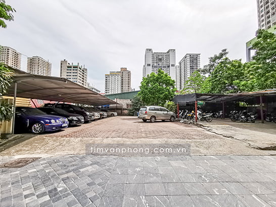 Bãi đỗ xe tòa nhà Lạc Hồng Lê Văn Lương
