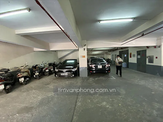 Hầm đỗ xe tại tòa nhà văn phòng Sao Bắc Hoàn Kiếm
