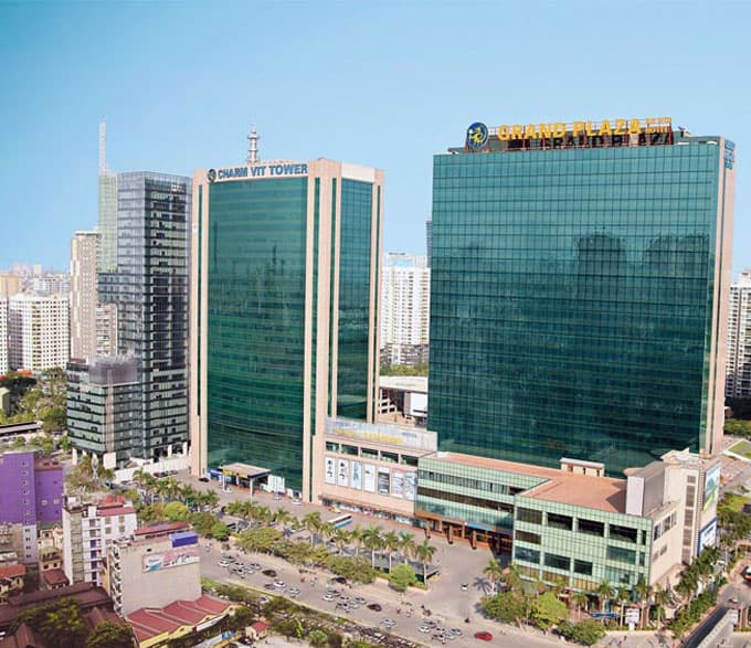 Tòa nhà Grand Plaza có vị trí đặc địa trên đường Trần Duy Hưng