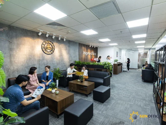 Văn phòng trọn gói Mpro CEO Phạm Hùng có khu vực tiếp khách rộng