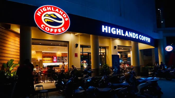 Giá nhượng quyền Highlands Coffee khá đắt