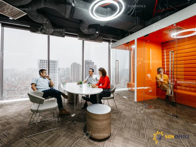 Up Coworking Láng Hạ có thiết kế với không gian làm việc mở đầy sáng tạo