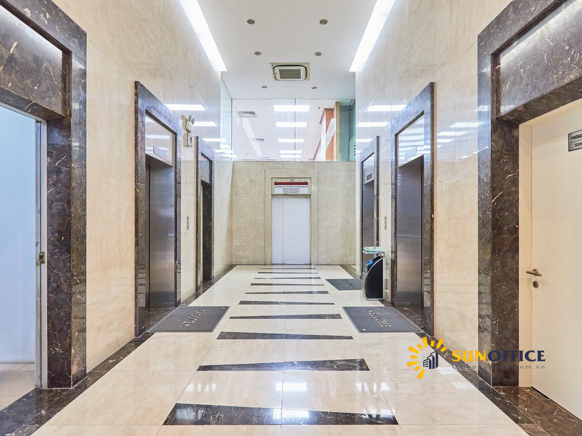 Sảnh thang máy tòa nhà Plaschem Tower