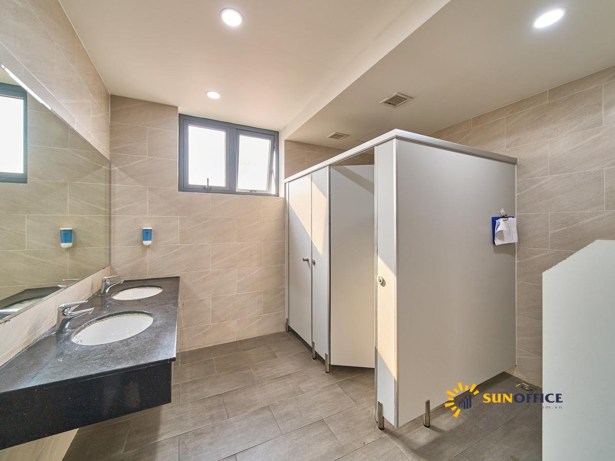 Nhà WC Minori Office