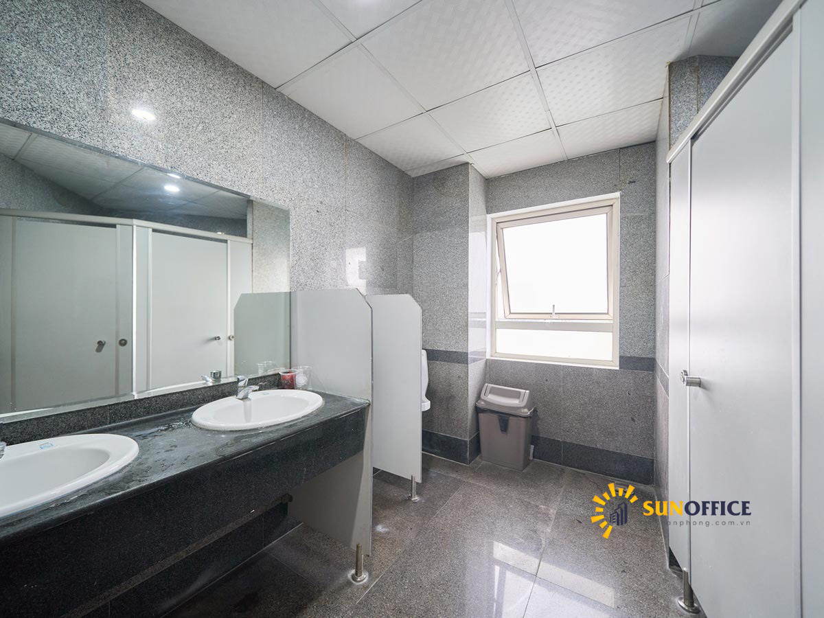 Nhà vệ sinh tòa nhà CTM 299 Cầu Giấy