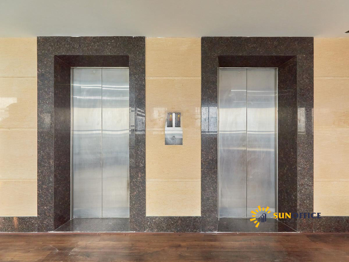 Thang máy tại tòa nhà P Tower Bà Triệu