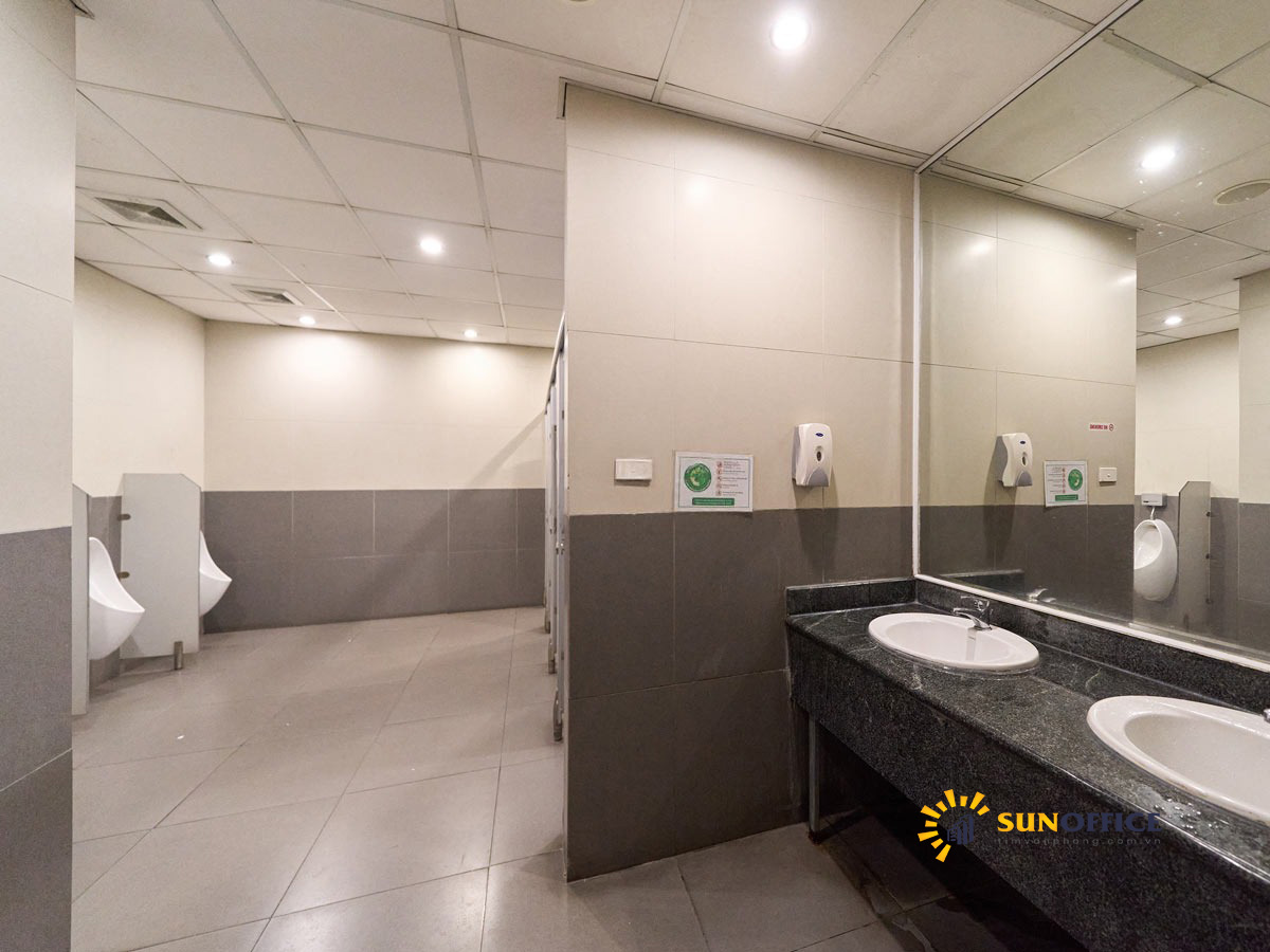 Nhà WC tòa nhà Nam Cường Building
