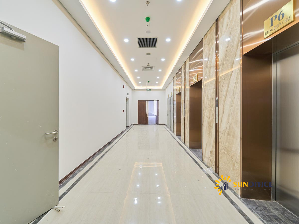 Sảnh thang máy tòa nhà Capital Elite
