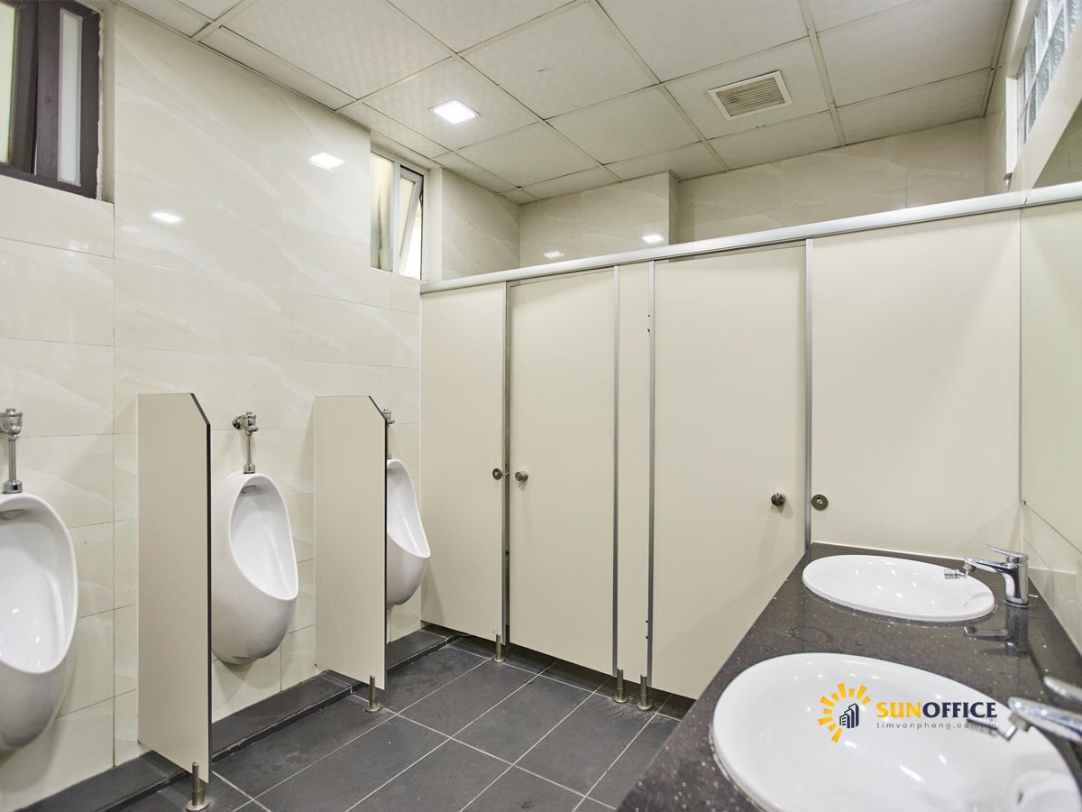 Nhà WC Capital Building Kim Mã