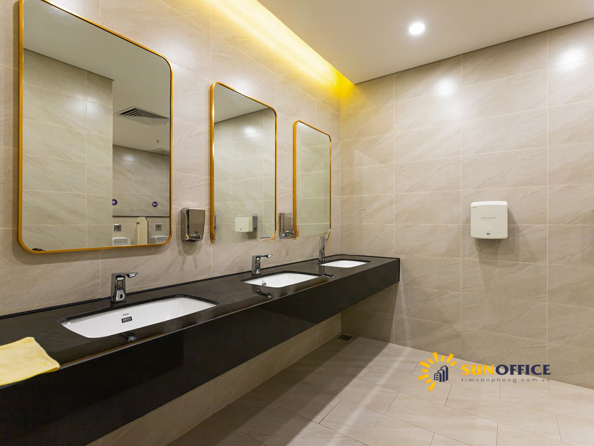 Nhà vệ sinh Thảo Điền Pearl