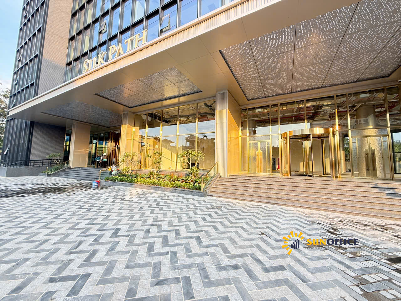 Tòa nhà Silkpath Building Long Biên