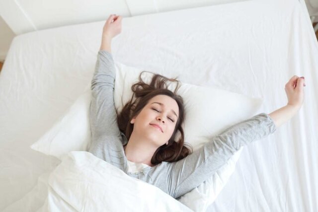 Ngủ đủ giấc là cách giảm mỡ bụng hiệu quả cho dân văn phòng (Nguồn: Internet)
